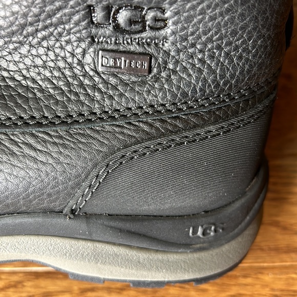 UGG ADIRONDACK III TALL BLACK GRAY WATERPROOF WOMENS SIZE 6 AUTHENTIC BOOTS - Picture 16 of 16